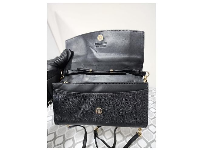 Borsa Henley in pelle nera a grana morbida di Burberry - vista 9