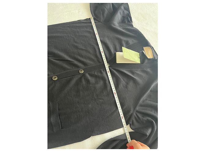 Gucci schwarzer Wollcardigan mit GG-Knöpfen - Ansicht 12