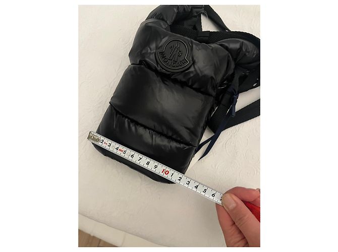 Moncler Rucksack aus schwarzem, gestepptem Nylon - Ansicht 4