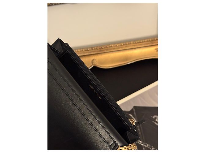 Wallet On Chain Portafoglio Chanel con catena in pelle nera dorata embossata Nero D'oro - vista 10