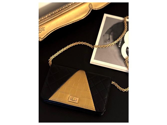 Wallet On Chain Portafoglio Chanel con catena in pelle nera dorata embossata Nero D'oro - vista 5
