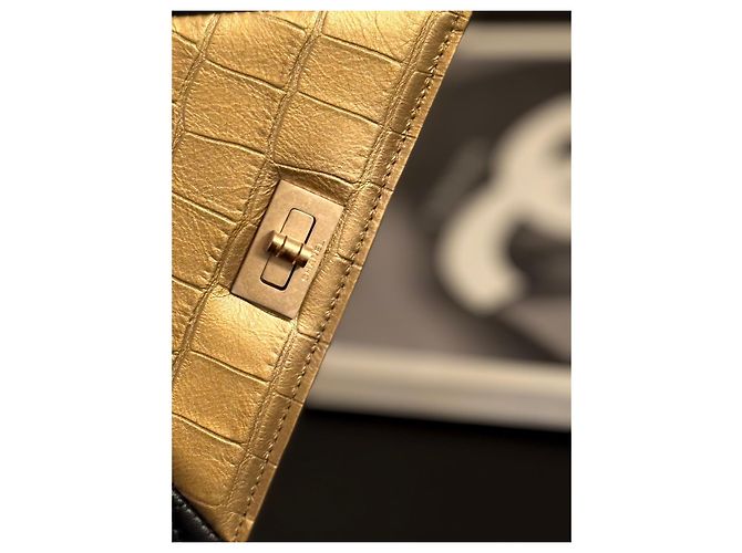Wallet On Chain Portafoglio Chanel con catena in pelle nera dorata embossata Nero D'oro - vista 7