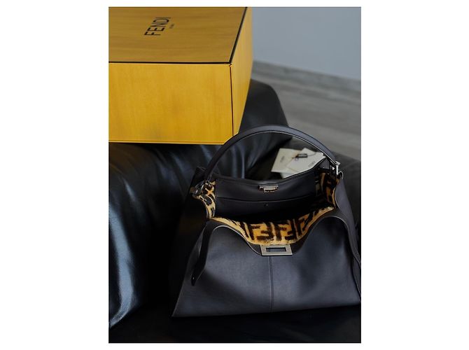 Borsa Fendi Peekaboo X Lite Pelle Marrone Scuro e Pelliccia - vista 2