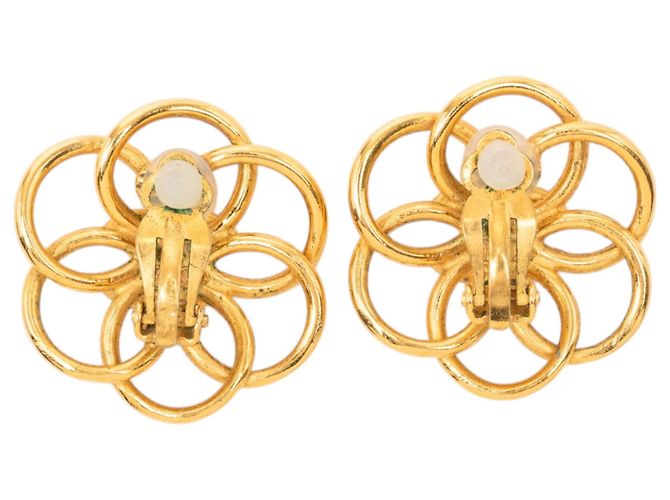 Orecchini a cerchio a forma di fiore placcati in oro CC dorato di Chanel D'oro - vista 2
