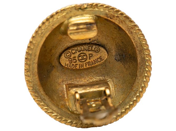 Orecchini rotondi a clip in oro placcato CC dorato di Chanel D'oro - vista 3