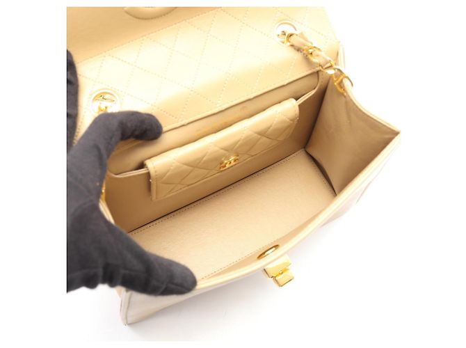 Vintage Matelassé Schultertasche von Chanel Beige - Ansicht 3