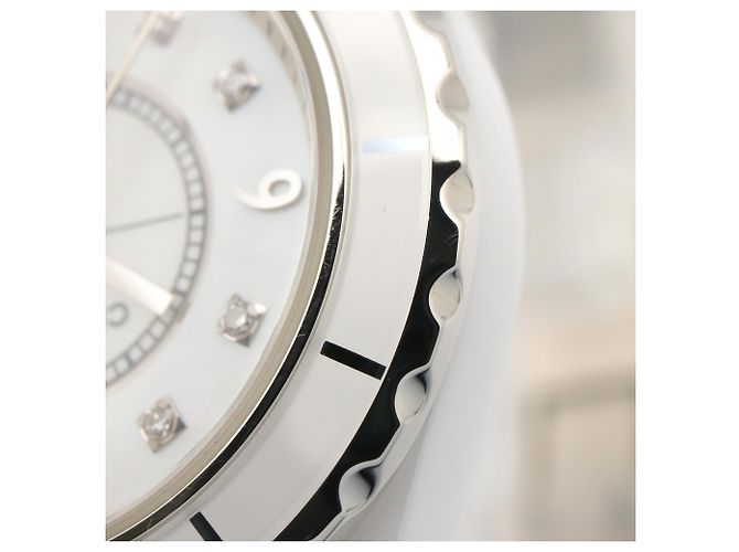 Chanel J12 8-Diamant-Armbanduhr - Ansicht 12