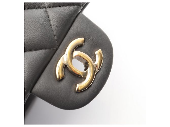 Borsa a Spalla Mini Matelassé Chanel Marrone - vista 11