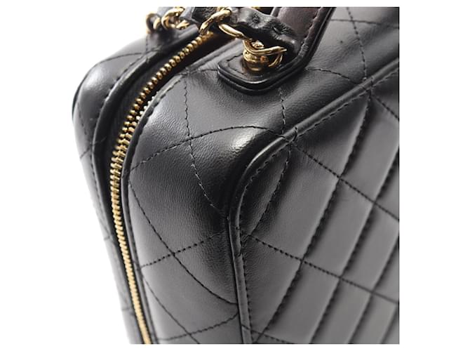 Borsa Vanity Matelassé Chanel Nero D'oro - vista 8