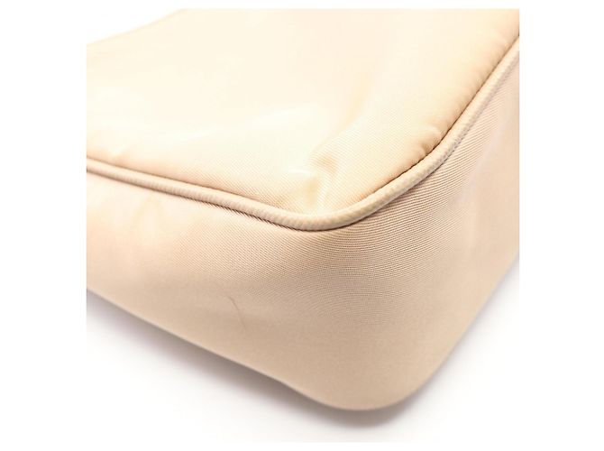 Saffiano Borsa a spalla 2 in 1 Prada Re-Edition 2005 Beige - vista 6