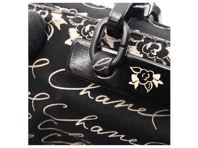 Borsa Tote Camelia Coco Mark di Chanel Nero - vista 9