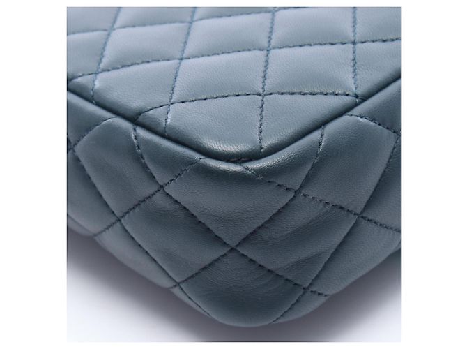 Borsa a mano Chanel Matelassé verde - vista 8