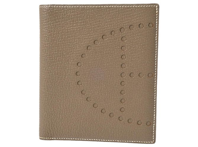 Billetera Compacta Evelyne de Hermès en Gris Etoupe Gris pardo - vista 2