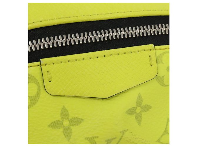 Louis Vuitton Discovery Monogram Taigarama PM Giallo - vista 6