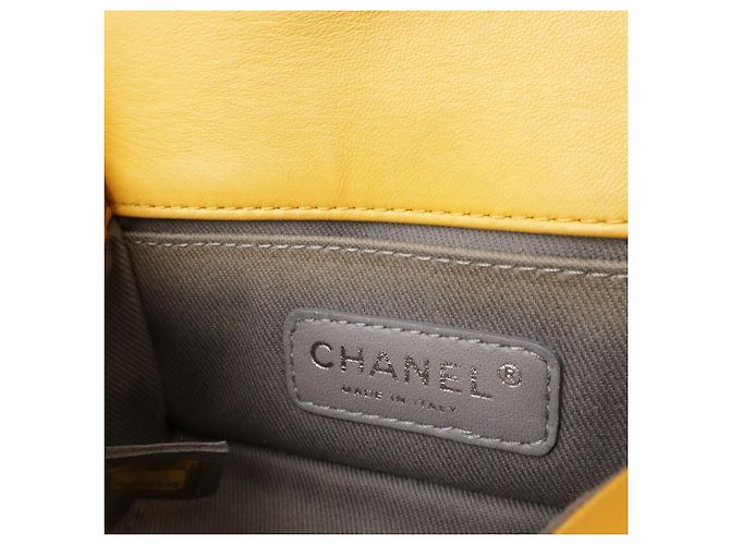 Borsa a Spalla Chanel Boy Chanel Matelassé Coco Mark Chain Giallo - vista 9