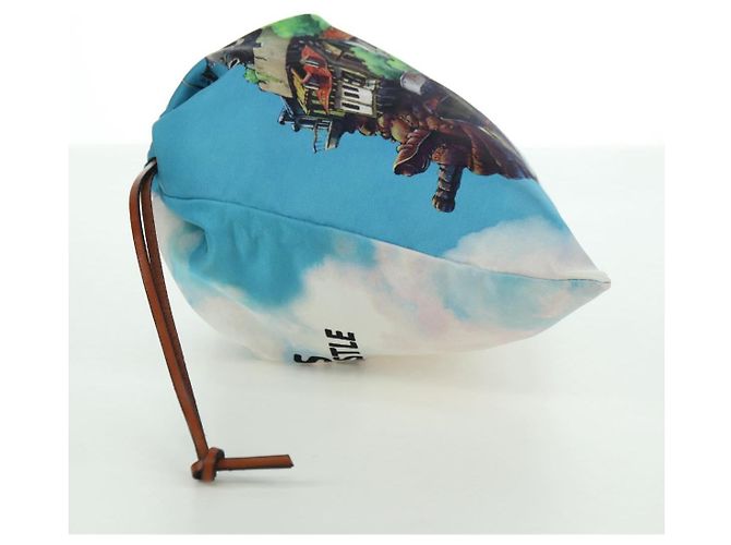 Pochette in tela blu LOEWE Ghibli Collaboration La Città Incantata Auth 172346SM - vista 3