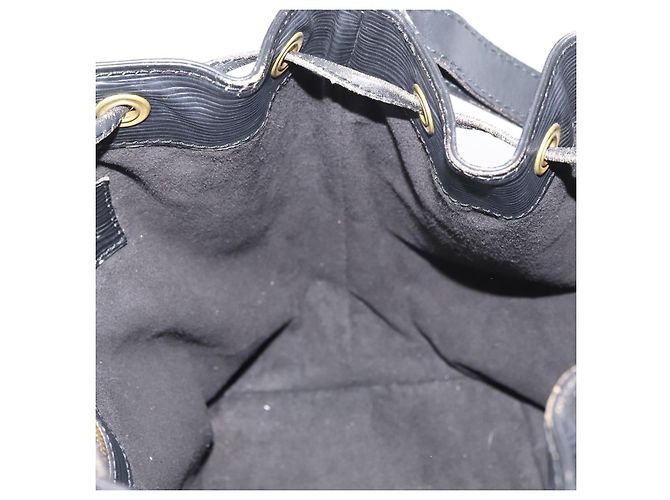 Noe LOUIS VUITTON Borsa a Spalla Petit Noé Epi Nera M44102 LV Auth 175772 Nero - vista 18