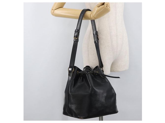 Noe LOUIS VUITTON Borsa a Spalla Petit Noé Epi Nera M44102 LV Auth 175772 Nero - vista 22