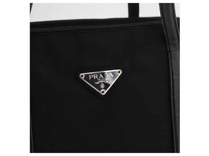 Prada Tote Bag aus schwarzem Nylon mit Silber authentisch 175704 - Ansicht 18