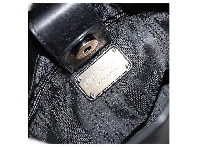 Borsa a mano Salvatore Ferragamo in pelle verniciata nera e oro Auth ka4036 Nero D'oro - vista 18