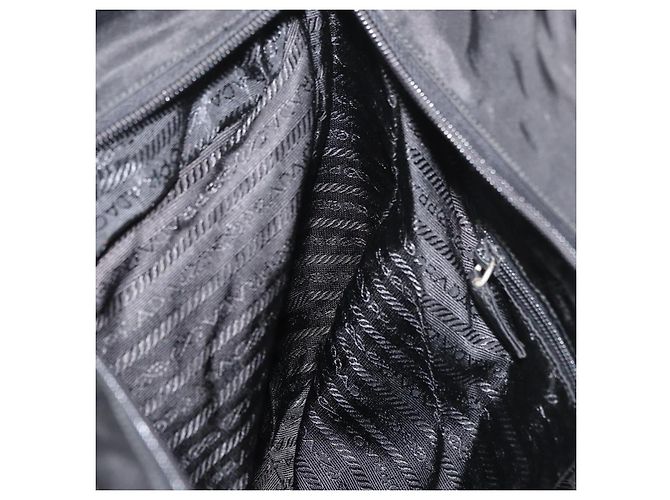 Prada Tote Bag aus schwarzem Nylon mit silberner Authentizität 176592 - Ansicht 20
