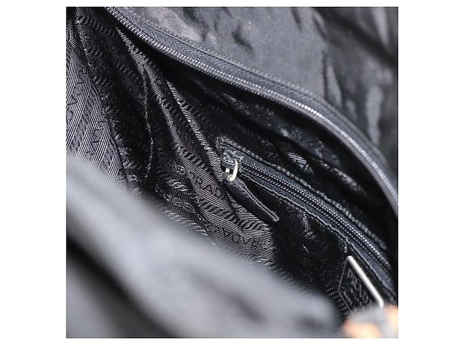 Prada Tote Bag aus schwarzem Nylon mit silberner Authentizität 176592 - Ansicht 21