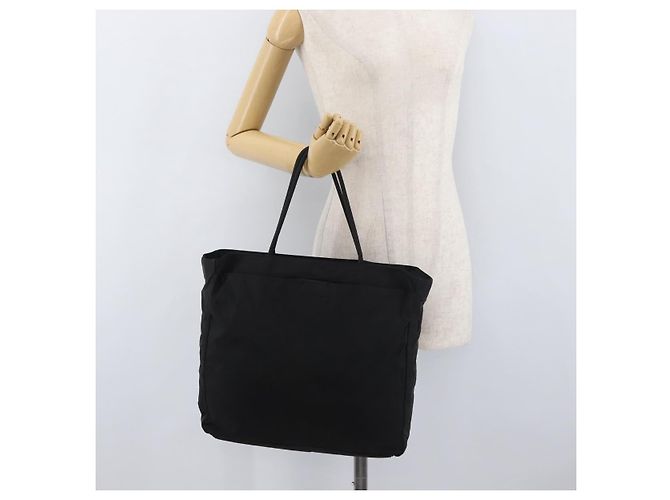Prada Tote Bag aus schwarzem Nylon mit silberner Authentizität 176592 - Ansicht 23