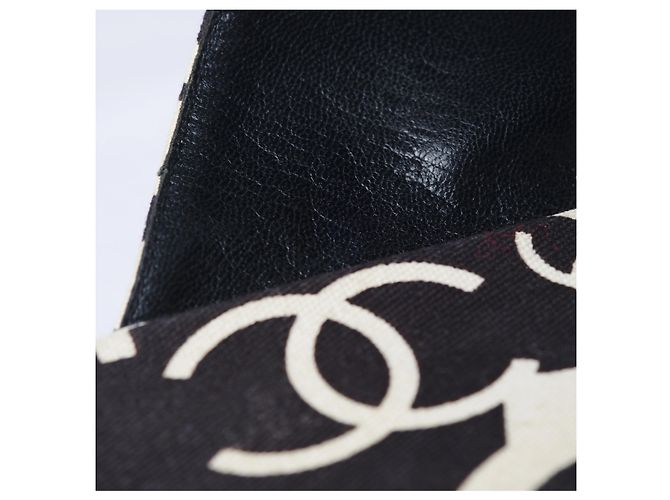 Infradito in tela con logo CC bianco e nero di Chanel Sabbia - vista 4