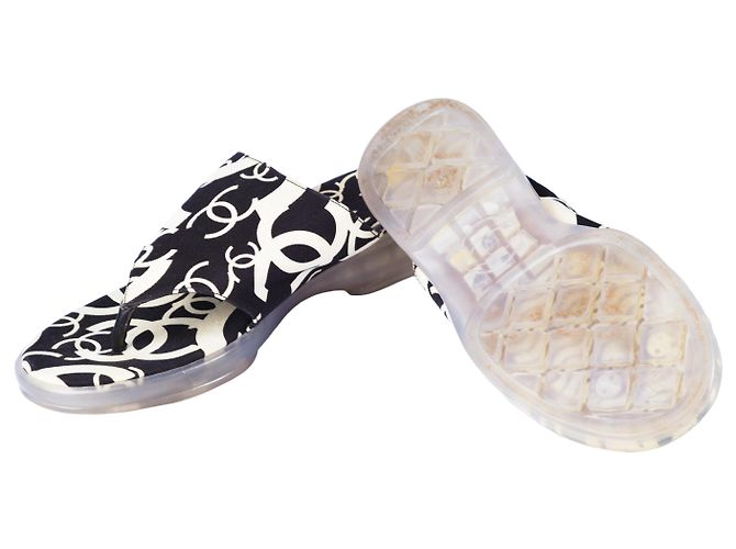 Infradito in tela con logo CC bianco e nero di Chanel Sabbia - vista 7