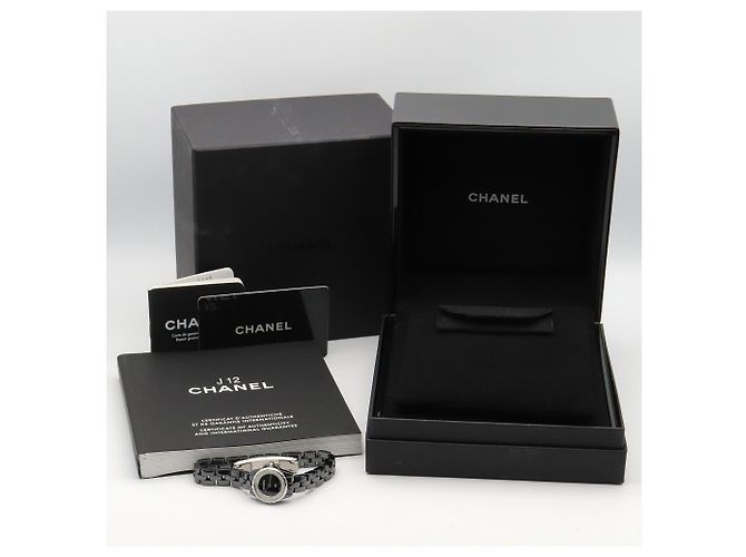 Reloj Chanel J12 XS con bisel de diamantes - vista 10
