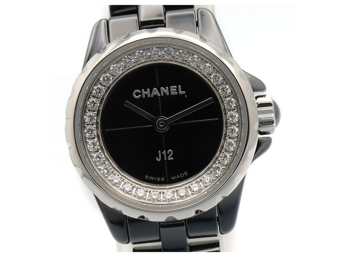 Reloj Chanel J12 XS con bisel de diamantes - vista 3