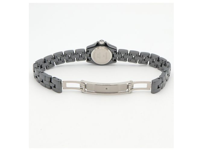 Reloj Chanel J12 XS con bisel de diamantes - vista 4