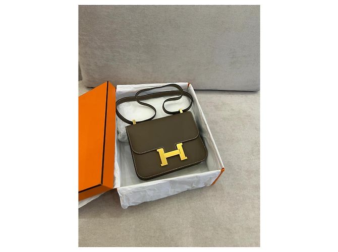 Hermès Constance 24 couro Epsom cinza Etoupe com ferragens douradas - vista 11