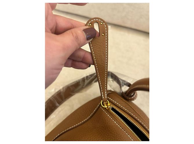 Hermès Lindy 26 in pelle Taurillon Clemence Oro Marrone - vista 11