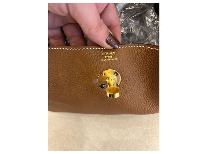 Hermès Lindy 26 in pelle Taurillon Clemence Oro Marrone - vista 7