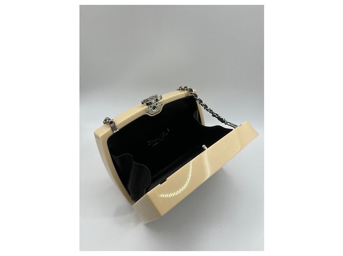Rara clutch da sfilata Chanel Minaudière con catena Beige - vista 4