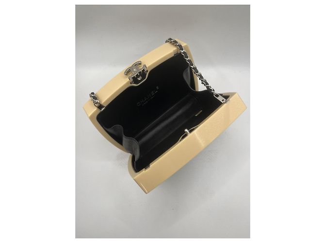 Rara clutch da sfilata Chanel Minaudière con catena Beige - vista 5