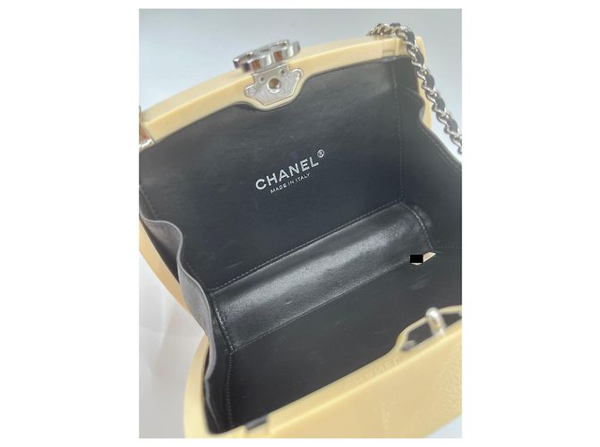 Rara clutch da sfilata Chanel Minaudière con catena Beige - vista 9