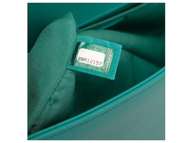 Chanel Blu Antico Medio Boy Flap in Pelle di Agnello Turchese - vista 6