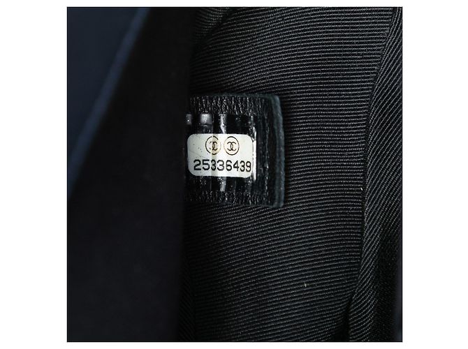 Chanel Blaue kleine gesteppte Lammleder-Satteltasche mit Kettendetails - Ansicht 6