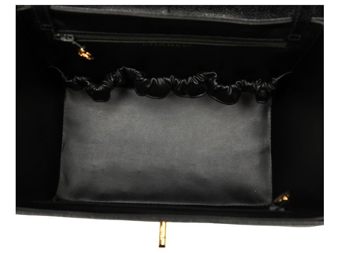 Vanity Scatola da trucco in caviar nero CC di Chanel - vista 4