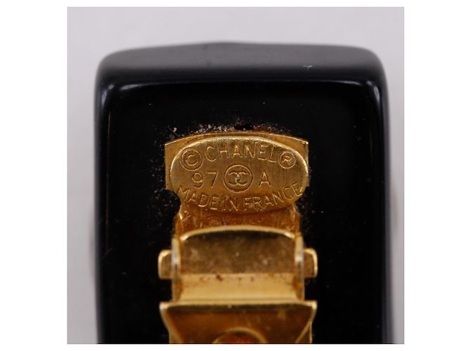 Fermaglio Coco Mark di Chanel Nero D'oro - vista 5