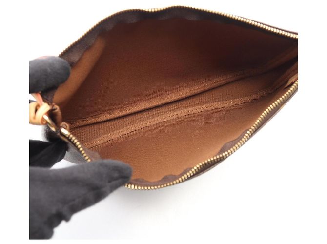 Bolsa Pochette Accessoires Louis Vuitton Marrom - vista 3
