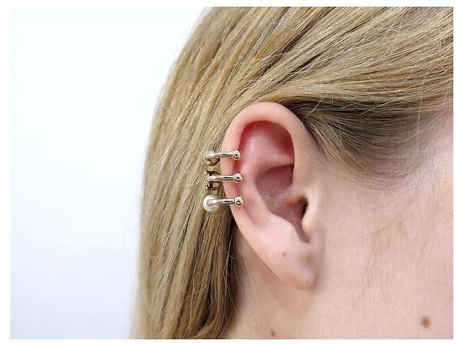 NUOVO 1 ORECCHINO CHANEL EAR CUFF LOGO CC PERLA STRASS IN METALLO DORATO D'oro - vista 12