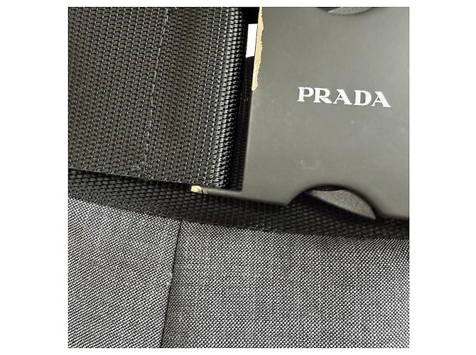 Saia midi com cinto em lã mohair cinza da Prada - vista 2