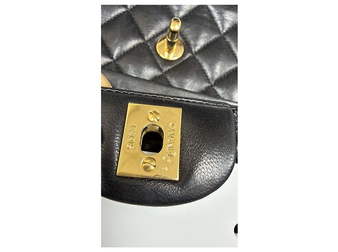 Timeless Borsa a Spalla Chanel Medium Classic Double-Flap in Pelle di Agnello Nera Nero - vista 11