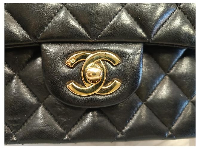Timeless Borsa a Spalla Chanel Medium Classic Double-Flap in Pelle di Agnello Nera Nero - vista 13