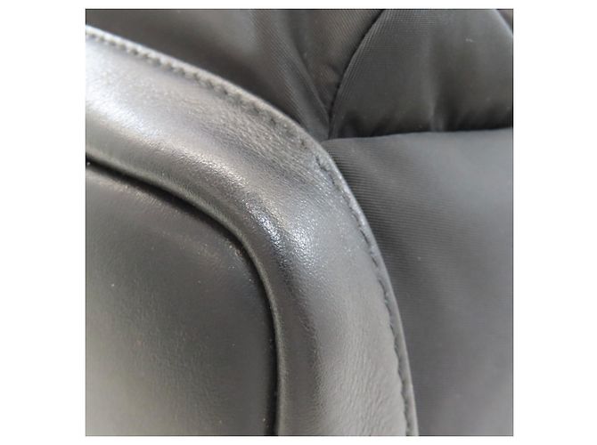 Mochila con logo Jimmy Choo en nylon negro - vista 13