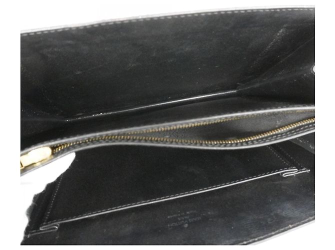 Borsa a Spalla Capucines Epi Louis Vuitton M52342 Nero - vista 4