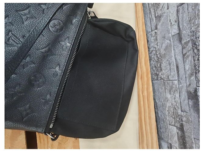Louis Vuitton Pallas BB Empreinte Pelle Nera Crossbody Nero - vista 5